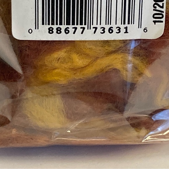 12 Dimensions FeltWorks 100% Wool Gold Curly Roving 0.25oz Needle Felting Crafts - Picture 9 of 15